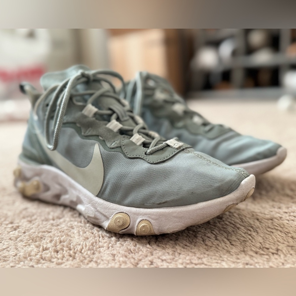 Women’s Nike React Element 55